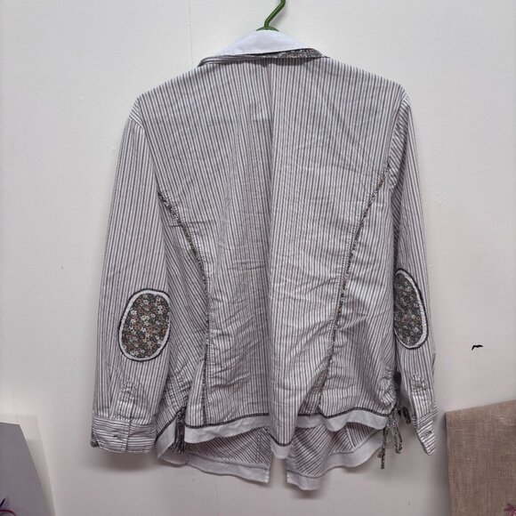 Vintage CJ Banks Button up - Picture 2 of 2